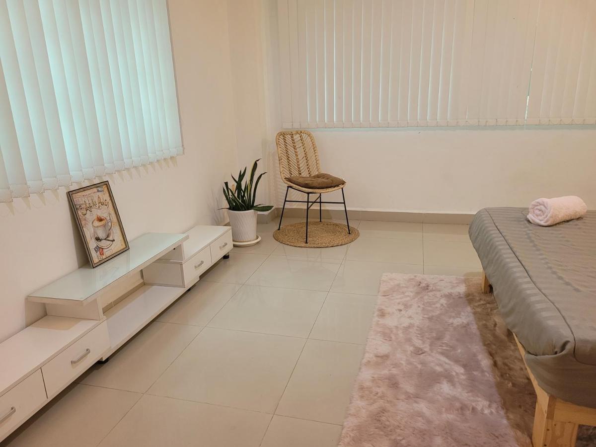 Yana House Phnom Penh Hotel Bagian luar foto